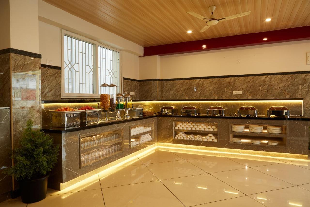 Vovo Premier Hotel Бангалор Екстериор снимка