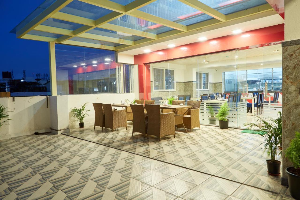 Vovo Premier Hotel Бангалор Екстериор снимка