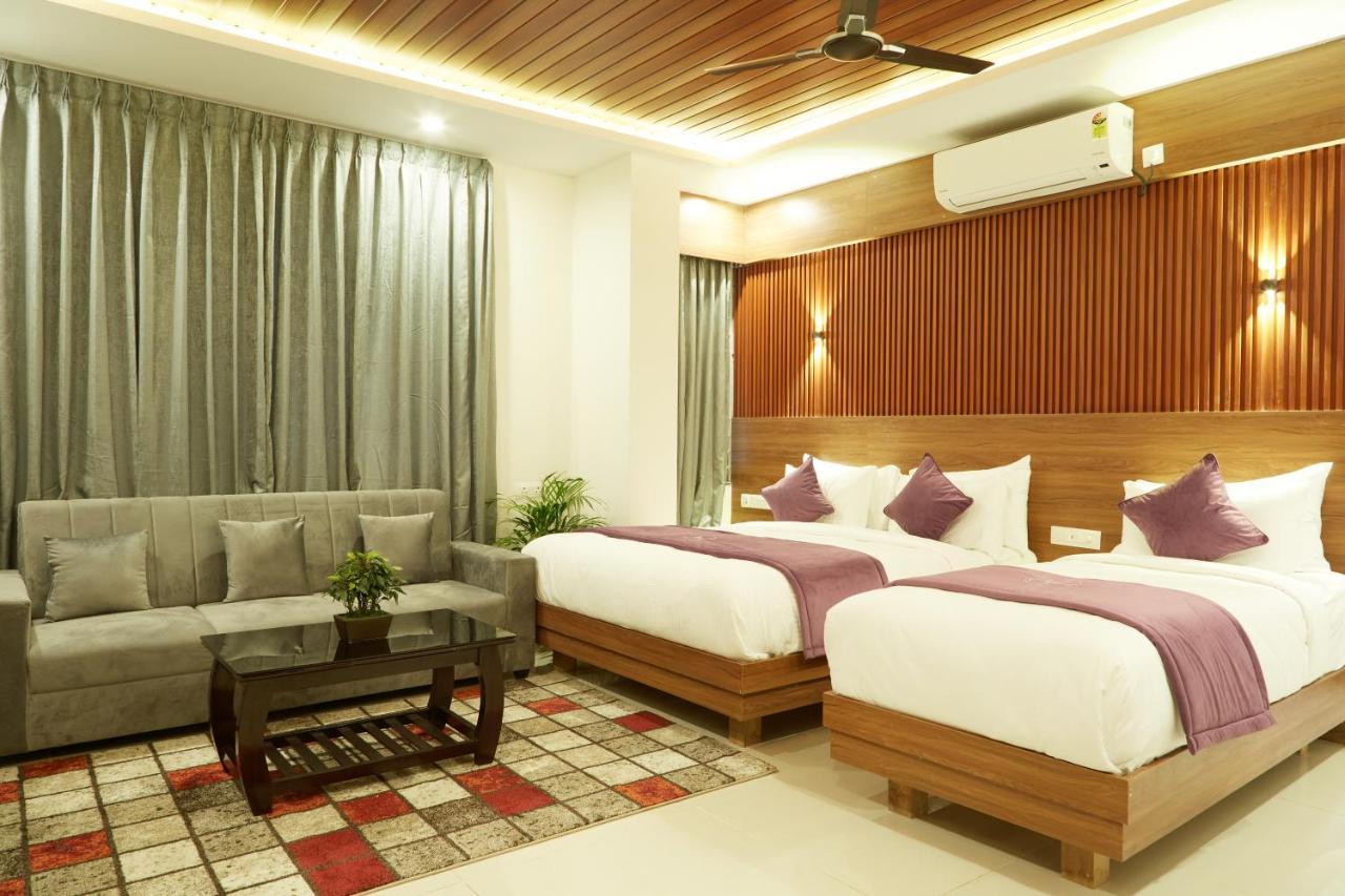 Vovo Premier Hotel Бангалор Екстериор снимка