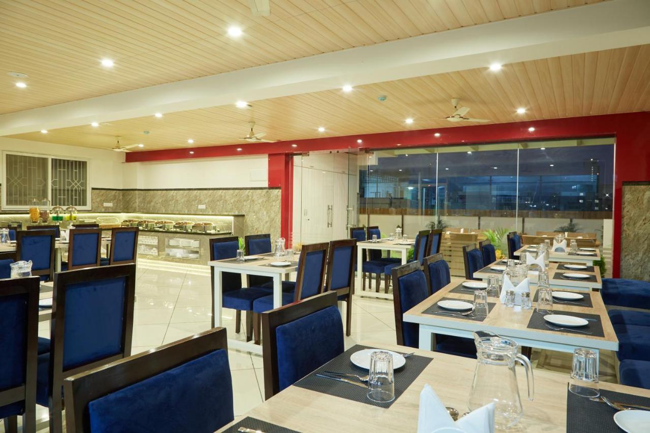 Vovo Premier Hotel Бангалор Екстериор снимка