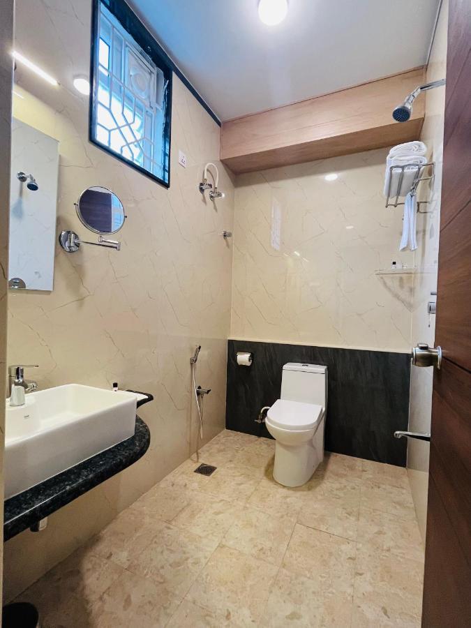 Vovo Premier Hotel Бангалор Екстериор снимка