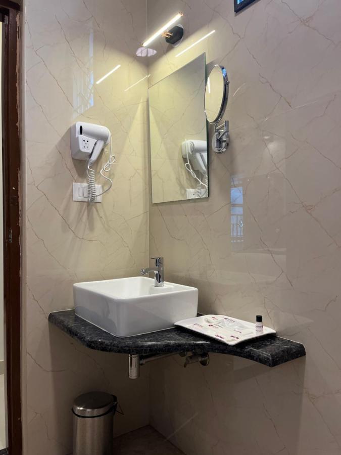 Vovo Premier Hotel Бангалор Екстериор снимка